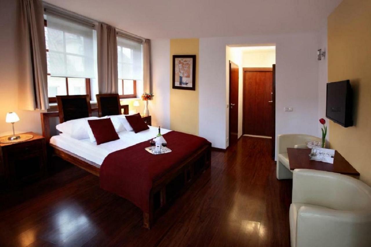B.a.s Aparthotel