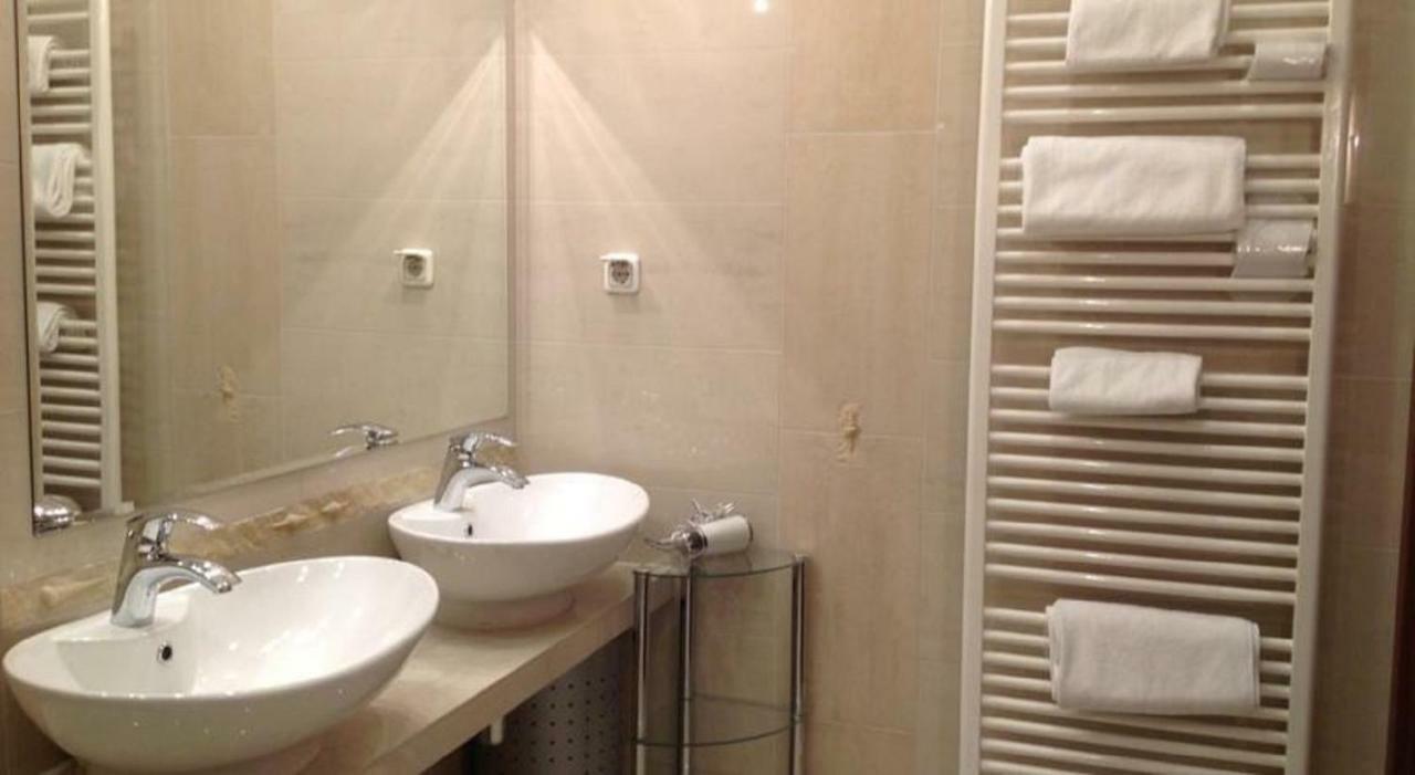 Aparthotel B.a.s 3*